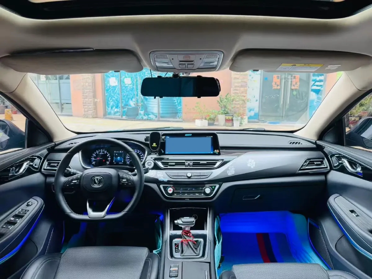 2021 ChangAn Raeton CC 1.5T 180HP L4 7DCT,autocango,china used car exporter,china ev exporter,chinese used car exporter,chinese used ev exporter