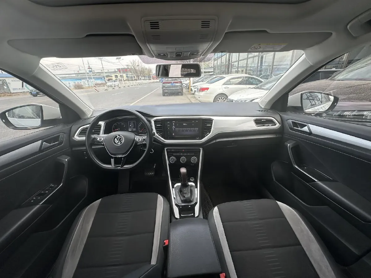 2021 Volkswagen T-Roc 1.4T 150HP L4 7DCT,autocango,china used car exporter,china ev exporter,chinese used car exporter,chinese used ev exporter