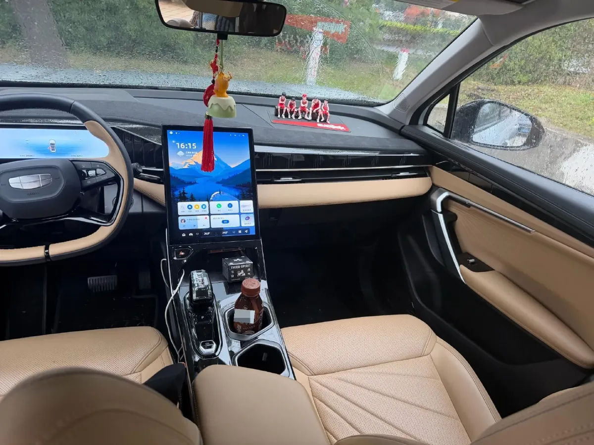 2023 Geely StarRay 1.5T 181HP L4 7DCT,autocango,china used car exporter,china ev exporter,chinese used car exporter,chinese used ev exporter