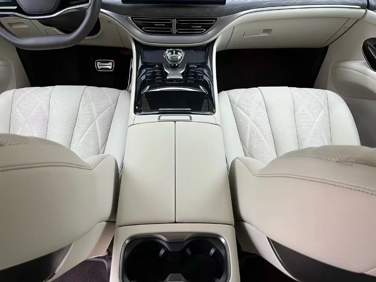 2025 Denza D9 1.5T 156HP L4 E-CVT PHEV 40KWH,autocango,china used car exporter,china ev exporter,chinese used car exporter,chinese used ev exporter