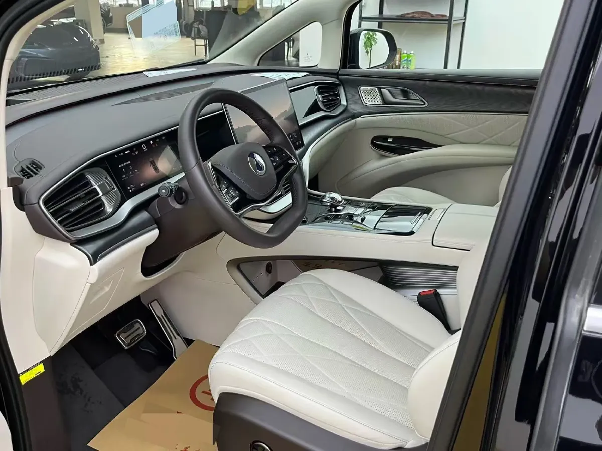 2025 Denza D9 1.5T 156HP L4 E-CVT PHEV 40KWH,autocango,china used car exporter,china ev exporter,chinese used car exporter,chinese used ev exporter