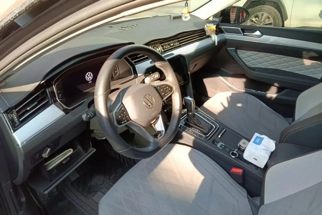 2023 Volkswagen Magotan 2.0T 186HP L4 7DCT,autocango,china used car exporter,china ev exporter,chinese used car exporter,chinese used ev exporter