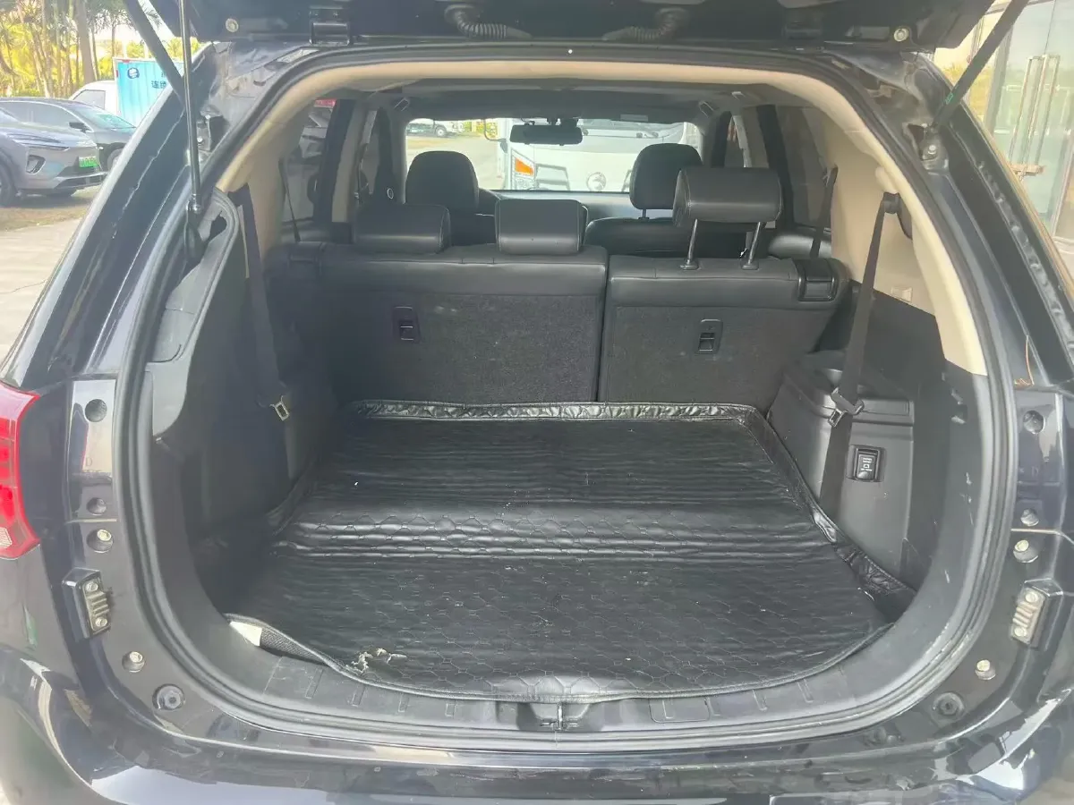 2020 Mitsubishi Outlander 2.4L 192HP L4 CVT,autocango,china used car exporter,china ev exporter,chinese used car exporter,chinese used ev exporter