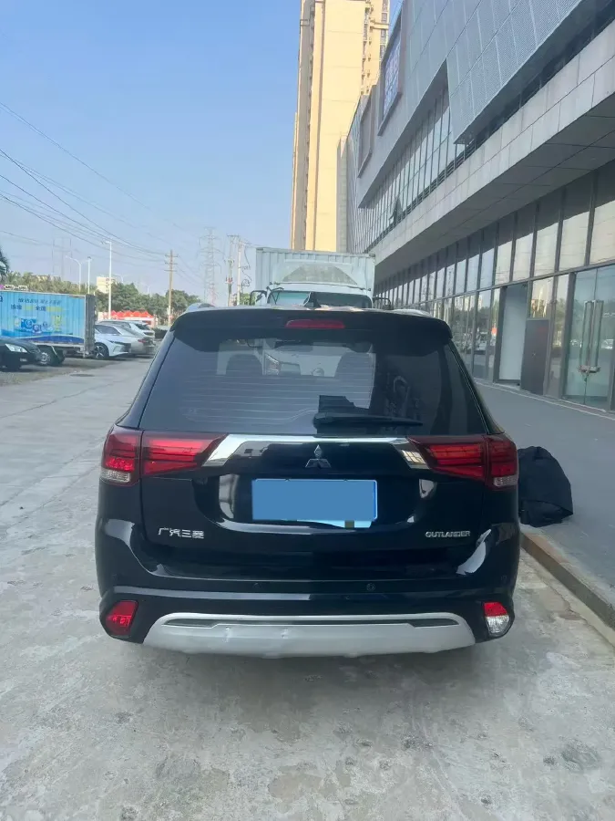 2020 Mitsubishi Outlander 2.4L 192HP L4 CVT,autocango,china used car exporter,china ev exporter,chinese used car exporter,chinese used ev exporter