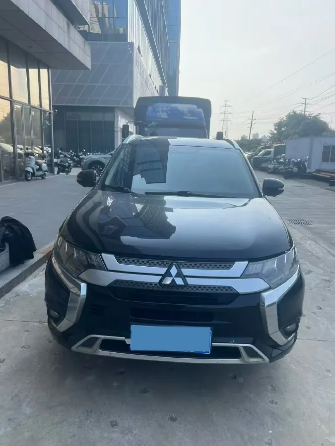 2020 Mitsubishi Outlander 2.4L 192HP L4 CVT,autocango,china used car exporter,china ev exporter,chinese used car exporter,chinese used ev exporter