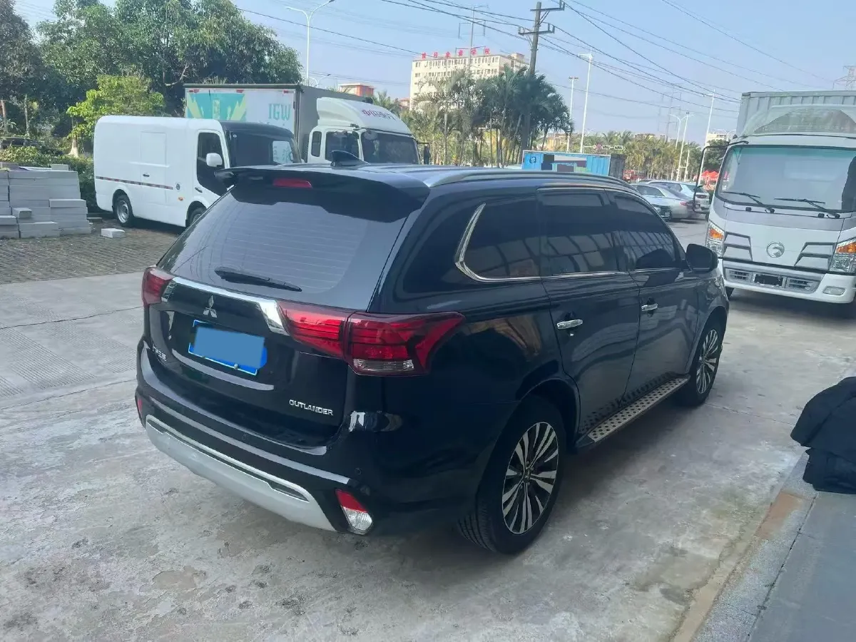 2020 Mitsubishi Outlander 2.4L 192HP L4 CVT,autocango,china used car exporter,china ev exporter,chinese used car exporter,chinese used ev exporter