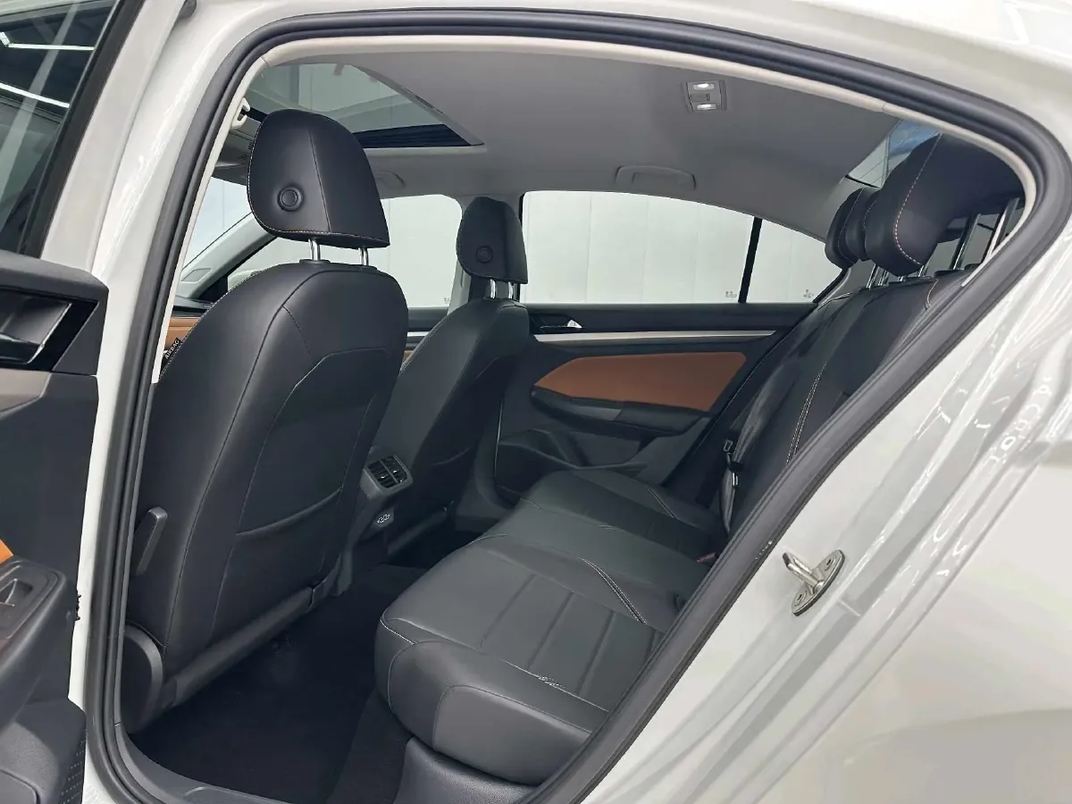 2023 Volkswagen Bora 1.2T 116HP L4 7DCT,autocango,china used car exporter,china ev exporter,chinese used car exporter,chinese used ev exporter