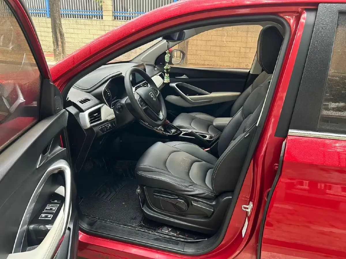 2018 BaoJun 530 1.5T 150HP L4 6DCT,autocango,china used car exporter,china ev exporter,chinese used car exporter,chinese used ev exporter