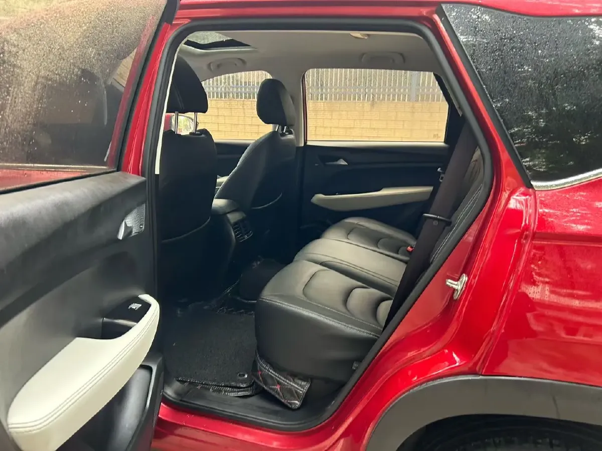 2018 BaoJun 530 1.5T 150HP L4 6DCT,autocango,china used car exporter,china ev exporter,chinese used car exporter,chinese used ev exporter