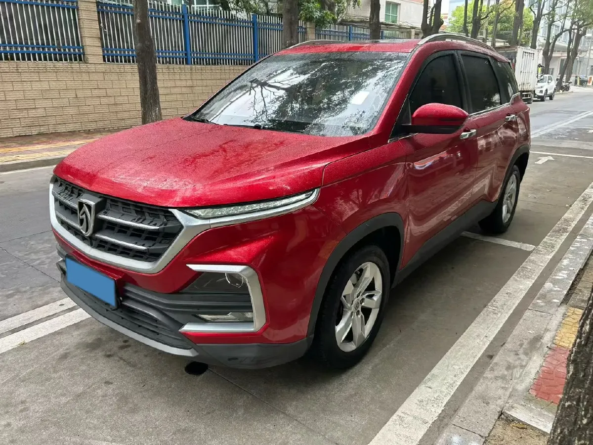 2018 BaoJun 530 1.5T 150HP L4 6DCT,autocango,china used car exporter,china ev exporter,chinese used car exporter,chinese used ev exporter