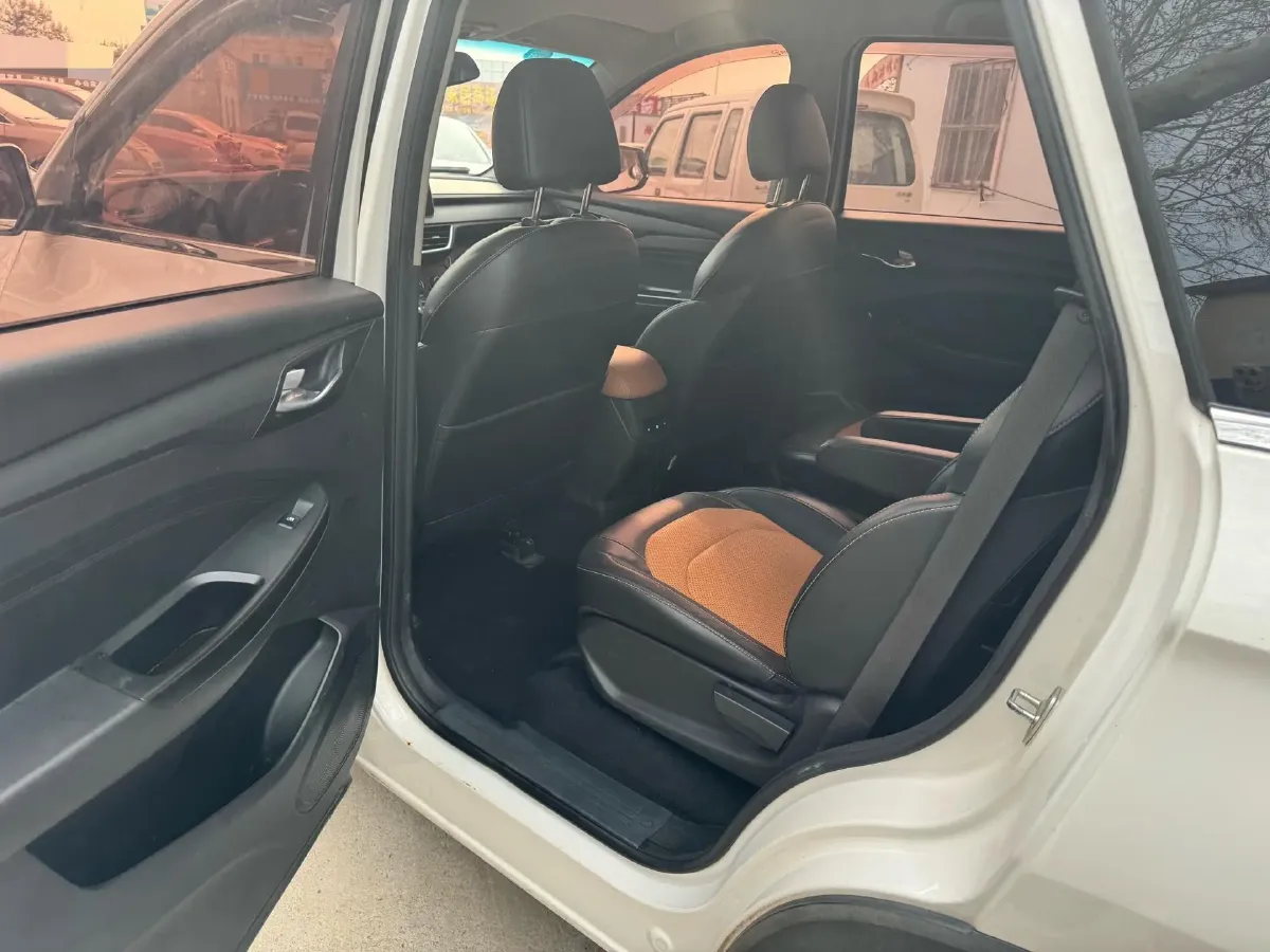 2018 WuLing HongGuang S3 1.5L 112HP L4 6MT,autocango,china used car exporter,china ev exporter,chinese used car exporter,chinese used ev exporter