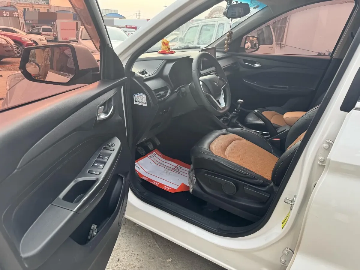 2018 WuLing HongGuang S3 1.5L 112HP L4 6MT,autocango,china used car exporter,china ev exporter,chinese used car exporter,chinese used ev exporter