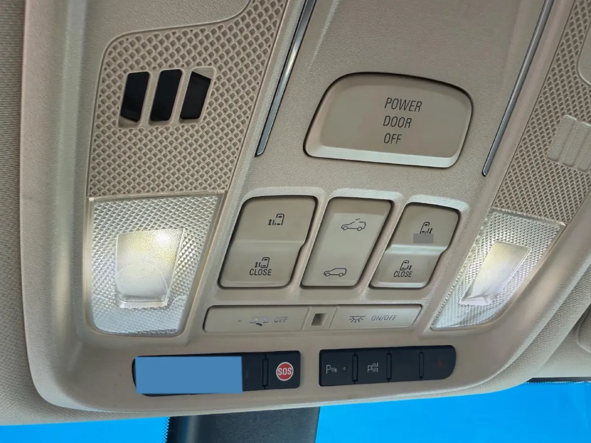 2022 Buick GL8 2.0T 237HP L4 9AT,autocango,china used car exporter,china ev exporter,chinese used car exporter,chinese used ev exporter