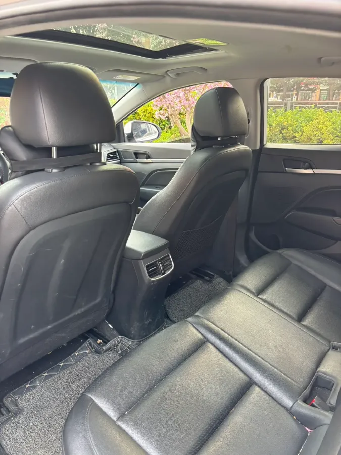 2020 Hyundai Elantra 1.5L 115HP L4 CVT,autocango,china used car exporter,china ev exporter,chinese used car exporter,chinese used ev exporter