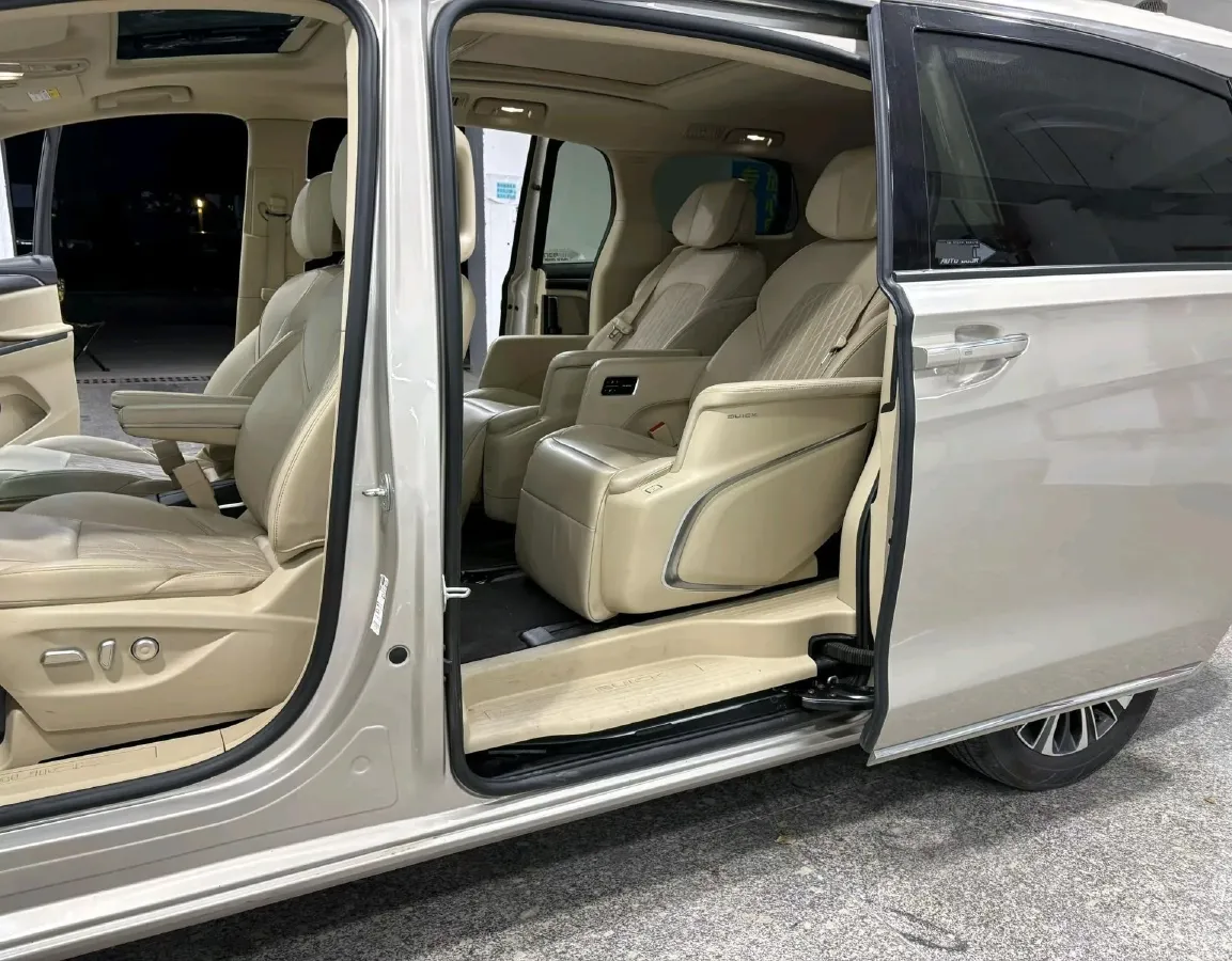 2022 Buick GL8 2.0T 237HP L4 9AT,autocango,china used car exporter,china ev exporter,chinese used car exporter,chinese used ev exporter