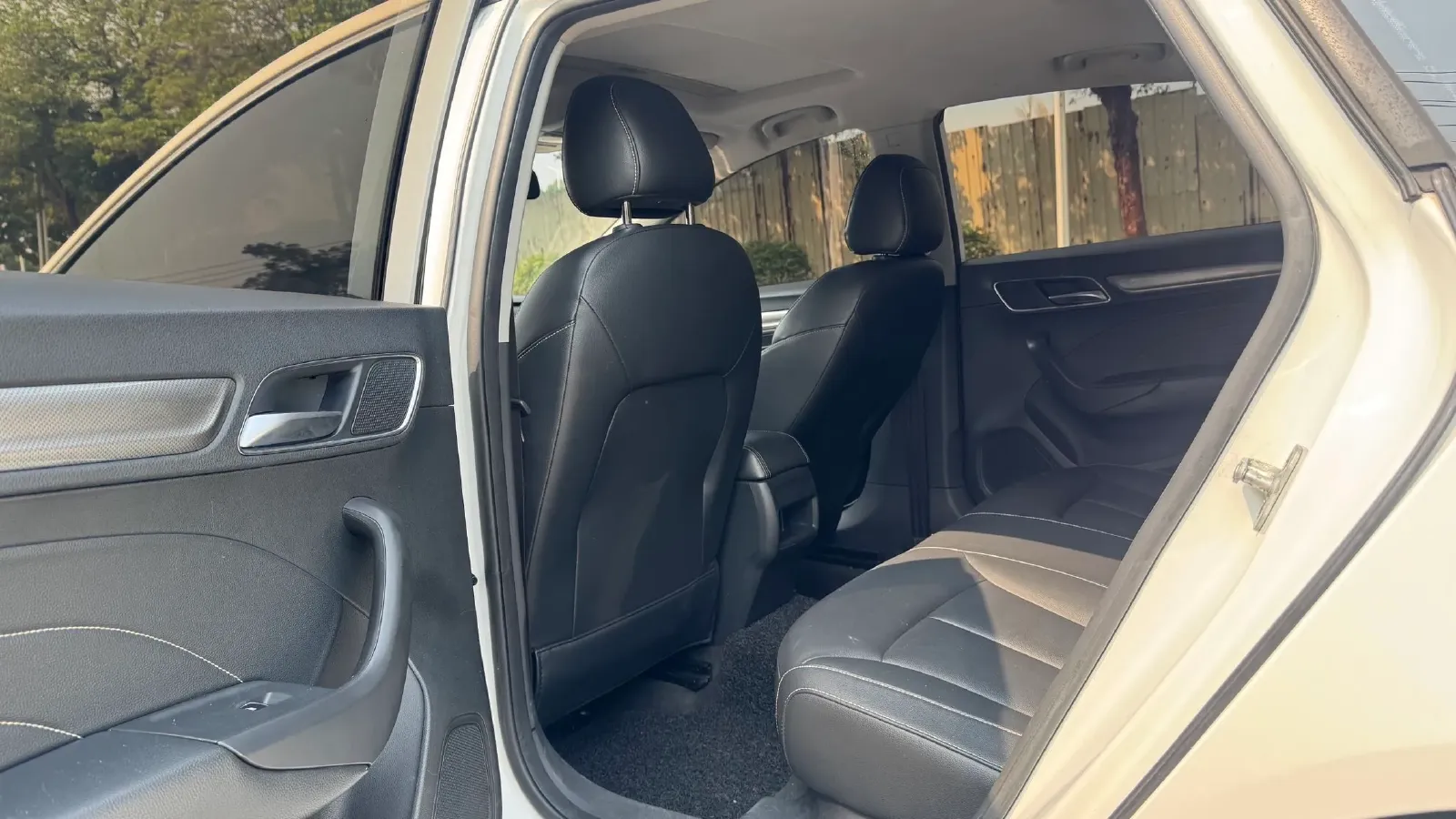 2018 HuangHai JiaoLong 2.4L 143HP L4 5AT,autocango,china used car exporter,china ev exporter,chinese used car exporter,chinese used ev exporter