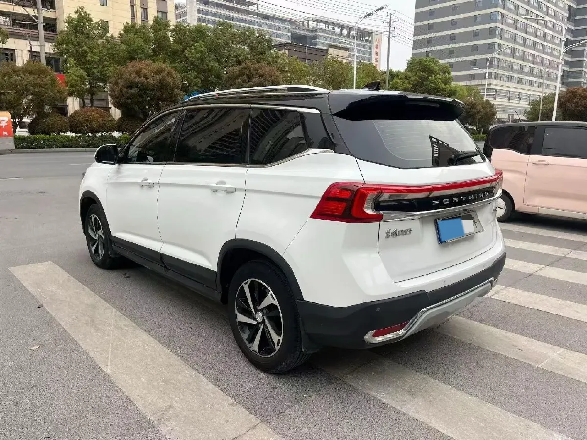 2021 DongFeng Forthing T5 1.6L 122HP L4 5MT,autocango,china used car exporter,china ev exporter,chinese used car exporter,chinese used ev exporter