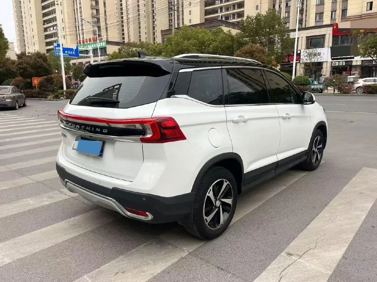 2021 DongFeng Forthing T5 1.6L 122HP L4 5MT,autocango,china used car exporter,china ev exporter,chinese used car exporter,chinese used ev exporter
