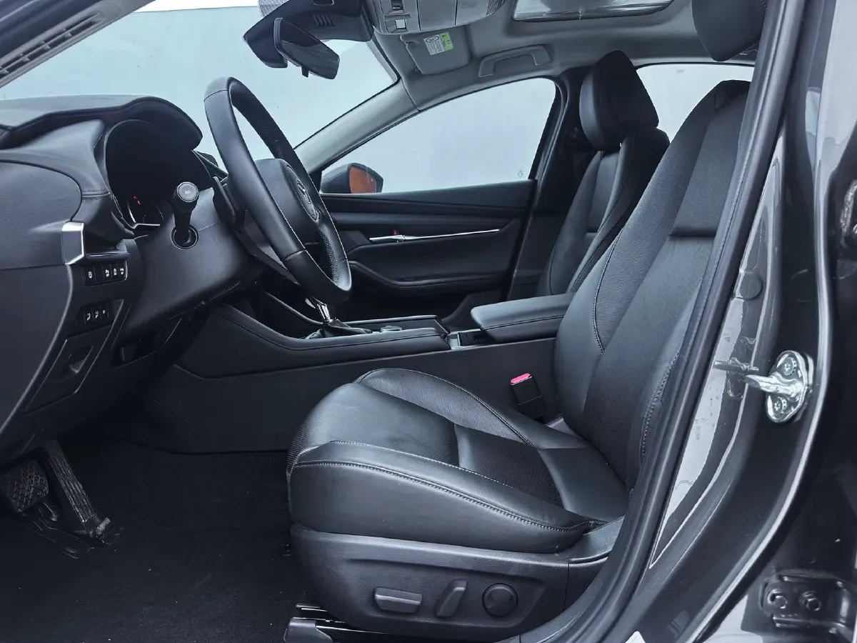 2022 Mazda 3 Axela 2.0L 158HP L4 6AT,autocango,china used car exporter,china ev exporter,chinese used car exporter,chinese used ev exporter