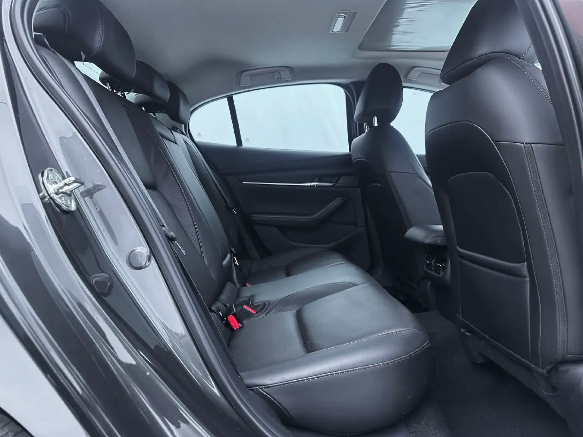 2022 Mazda 3 Axela 2.0L 158HP L4 6AT,autocango,china used car exporter,china ev exporter,chinese used car exporter,chinese used ev exporter