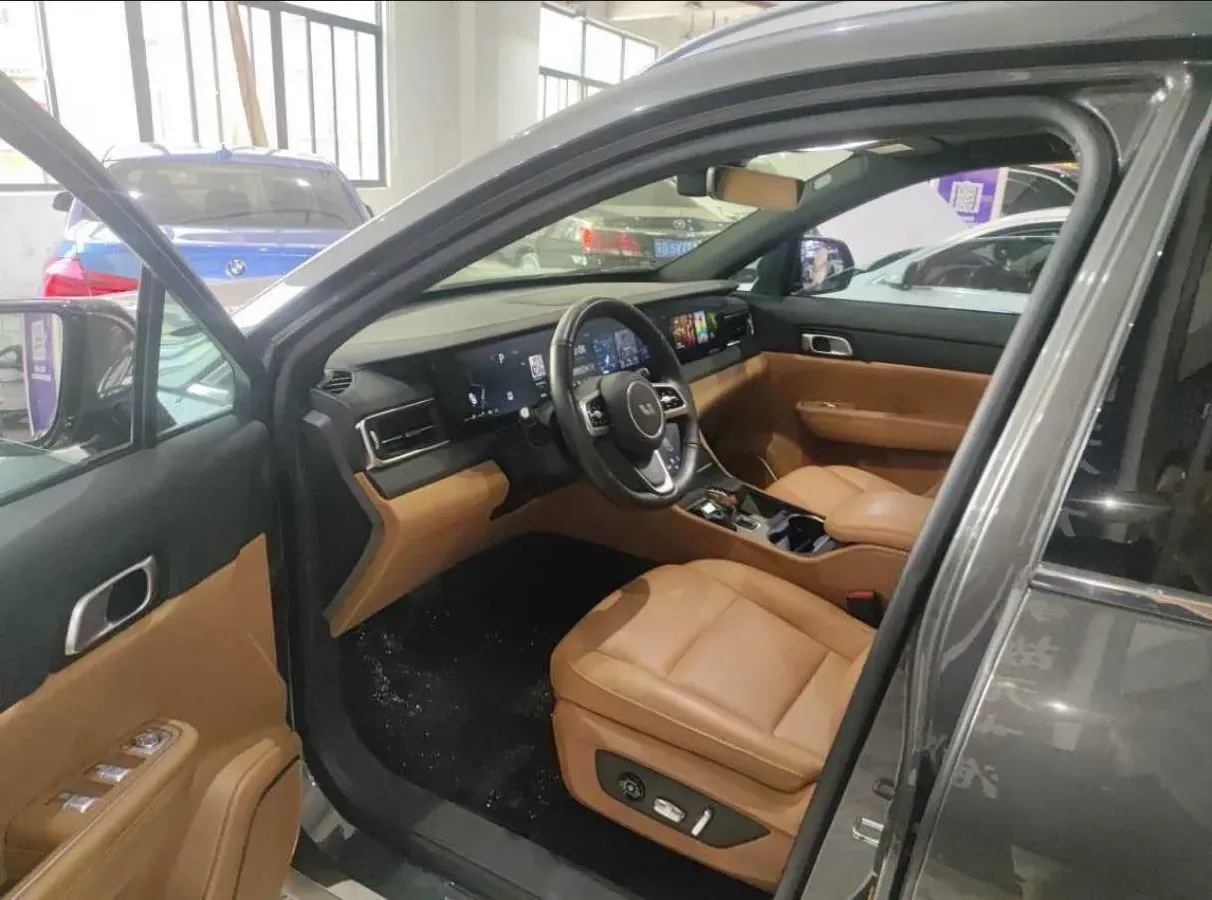 2021 Li ONE Range Extended 131HP REEV 40.5KWH,autocango,china used car exporter,china ev exporter,chinese used car exporter,chinese used ev exporter