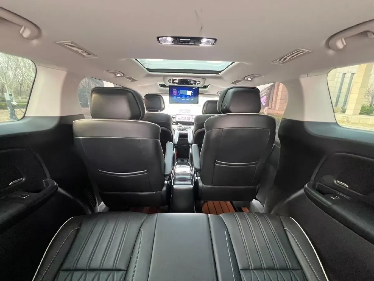 2021 Roewe iMAX8 2.0T 234HP L4 8AT,autocango,china used car exporter,china ev exporter,chinese used car exporter,chinese used ev exporter