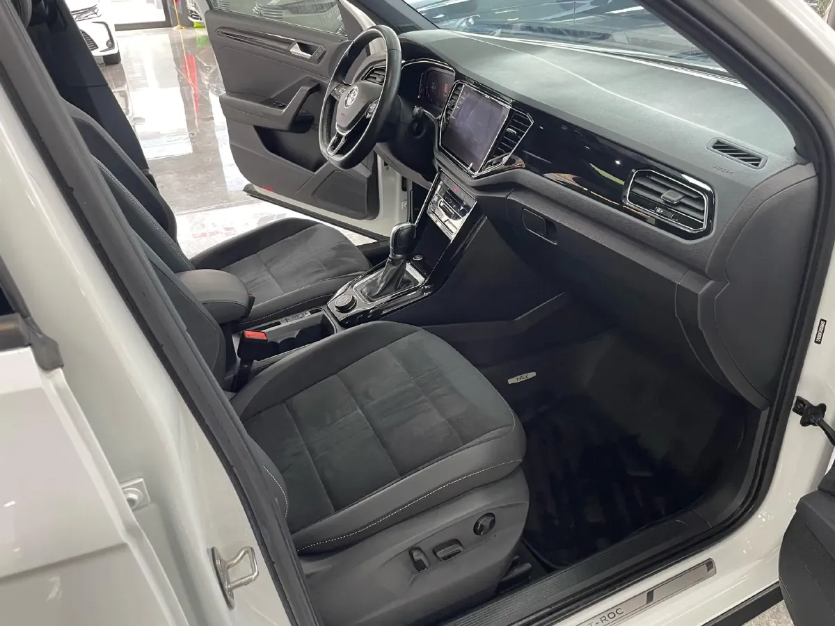 2021 Volkswagen T-Roc 1.4T 150HP L4 7DCT,autocango,china used car exporter,china ev exporter,chinese used car exporter,chinese used ev exporter