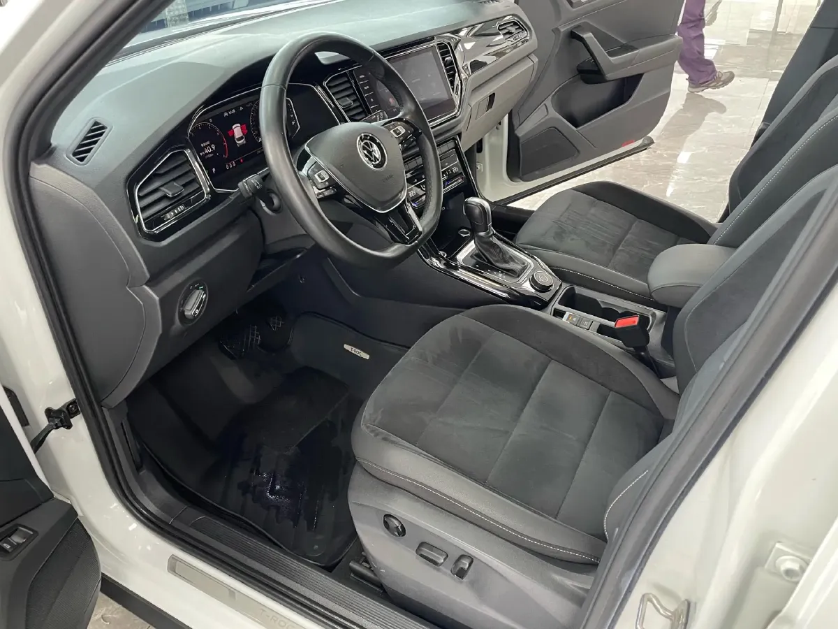 2021 Volkswagen T-Roc 1.4T 150HP L4 7DCT,autocango,china used car exporter,china ev exporter,chinese used car exporter,chinese used ev exporter