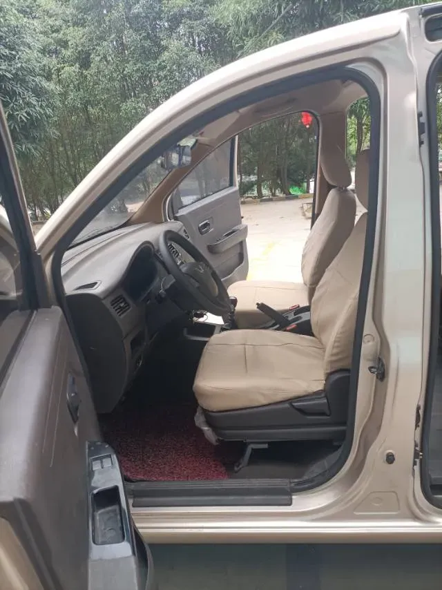 2019 WuLing RongGuang V 1.5L 99HP L4 6MT,autocango,china used car exporter,china ev exporter,chinese used car exporter,chinese used ev exporter