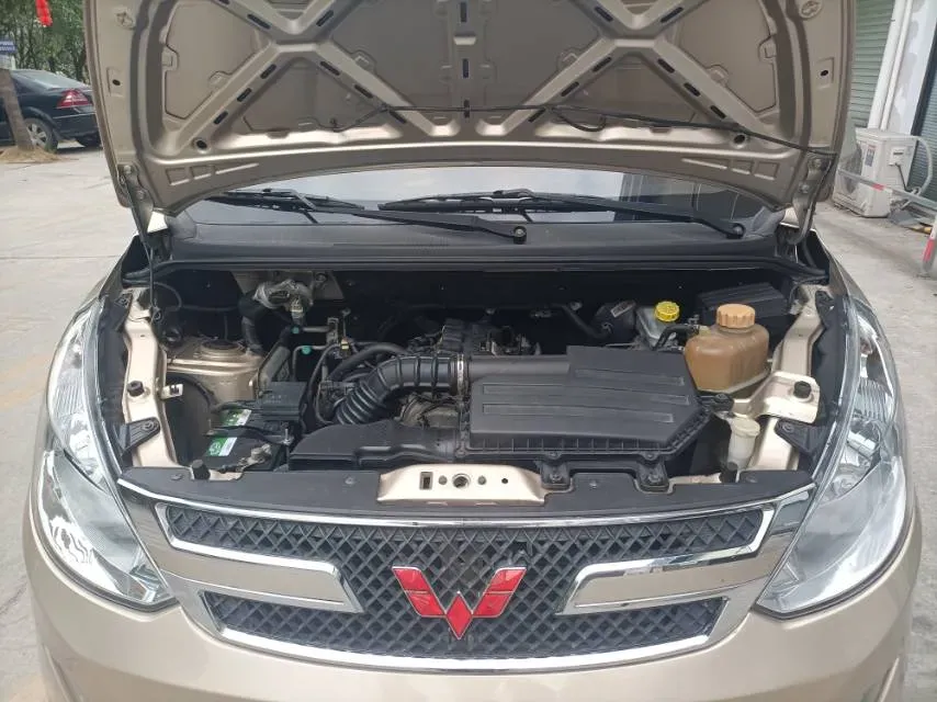 2019 WuLing RongGuang V 1.5L 99HP L4 6MT,autocango,china used car exporter,china ev exporter,chinese used car exporter,chinese used ev exporter