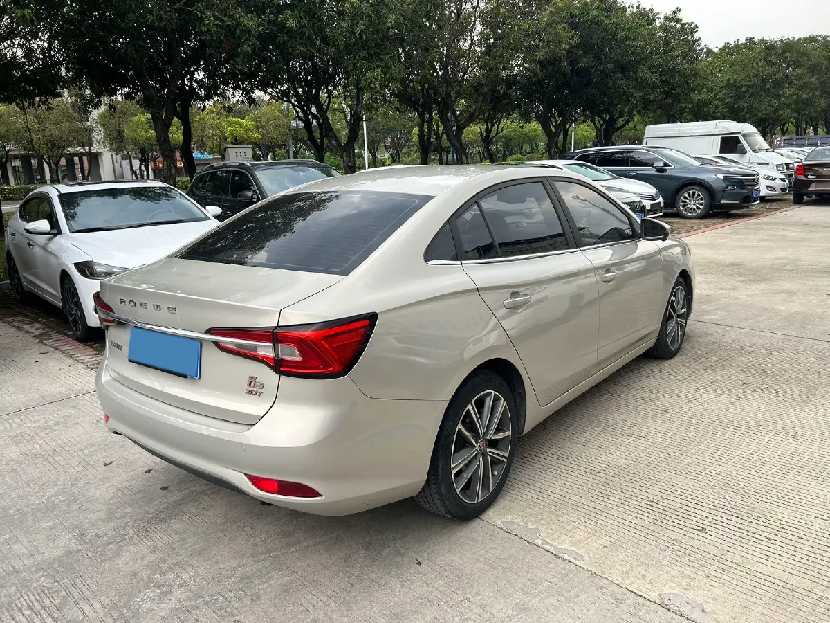 2019 Roewe i5 1.5T 169HP L4 7DCT,autocango,china used car exporter,china ev exporter,chinese used car exporter,chinese used ev exporter