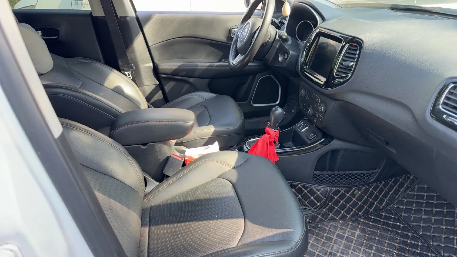 2020 Jeep Compass 1.3T 173HP L4 7DCT,autocango,china used car exporter,china ev exporter,chinese used car exporter,chinese used ev exporter