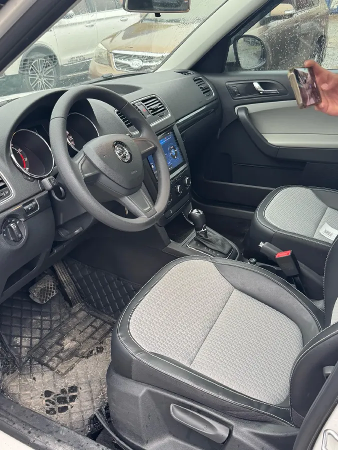 2017 Skoda Yeti 1.4T 150HP L4 7DCT,autocango,china used car exporter,china ev exporter,chinese used car exporter,chinese used ev exporter