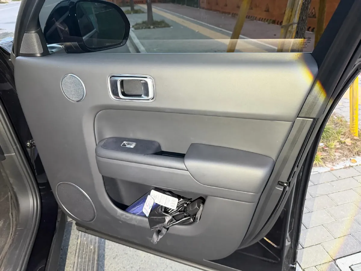 2023 Li L7 Range Extended 154HP REEV 40.9KWH,autocango,china used car exporter,china ev exporter,chinese used car exporter,chinese used ev exporter