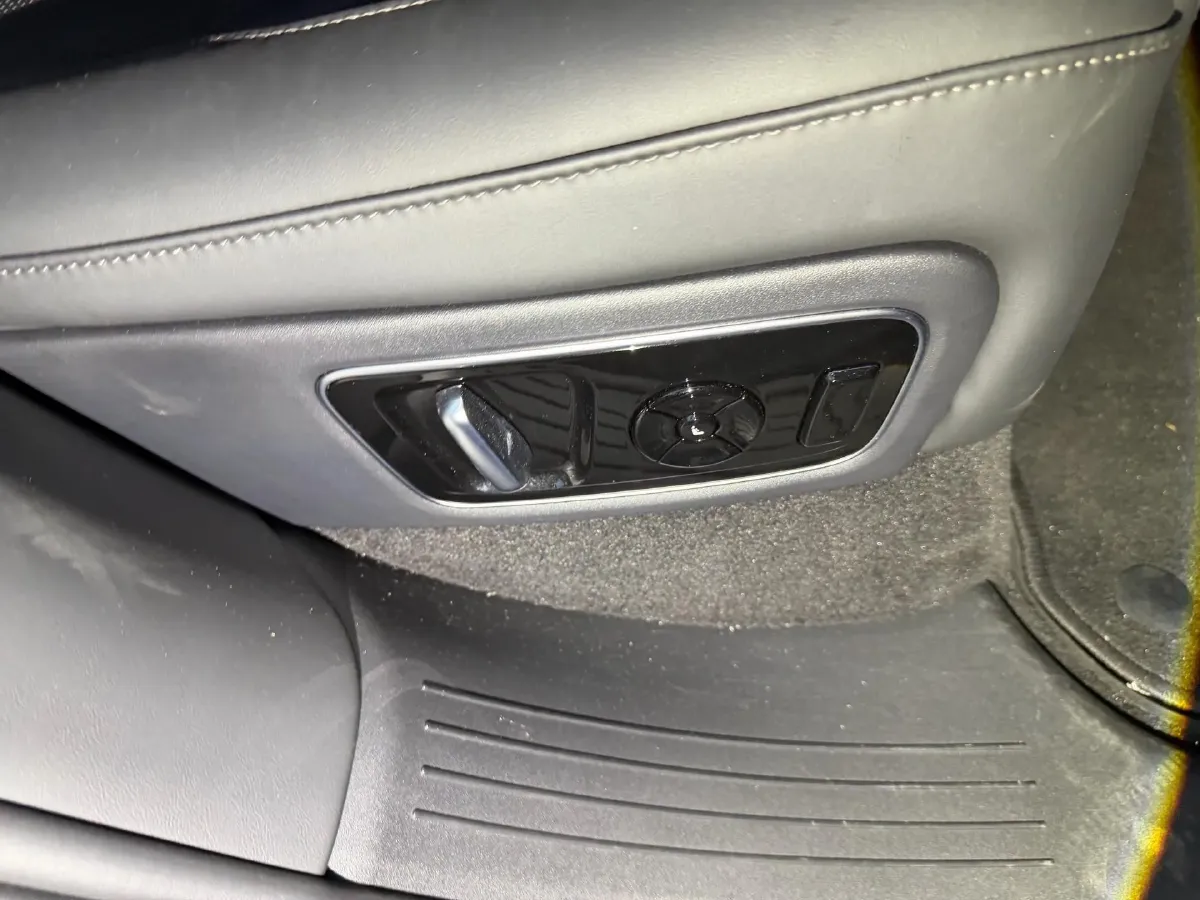 2023 Li L7 Range Extended 154HP REEV 40.9KWH,autocango,china used car exporter,china ev exporter,chinese used car exporter,chinese used ev exporter