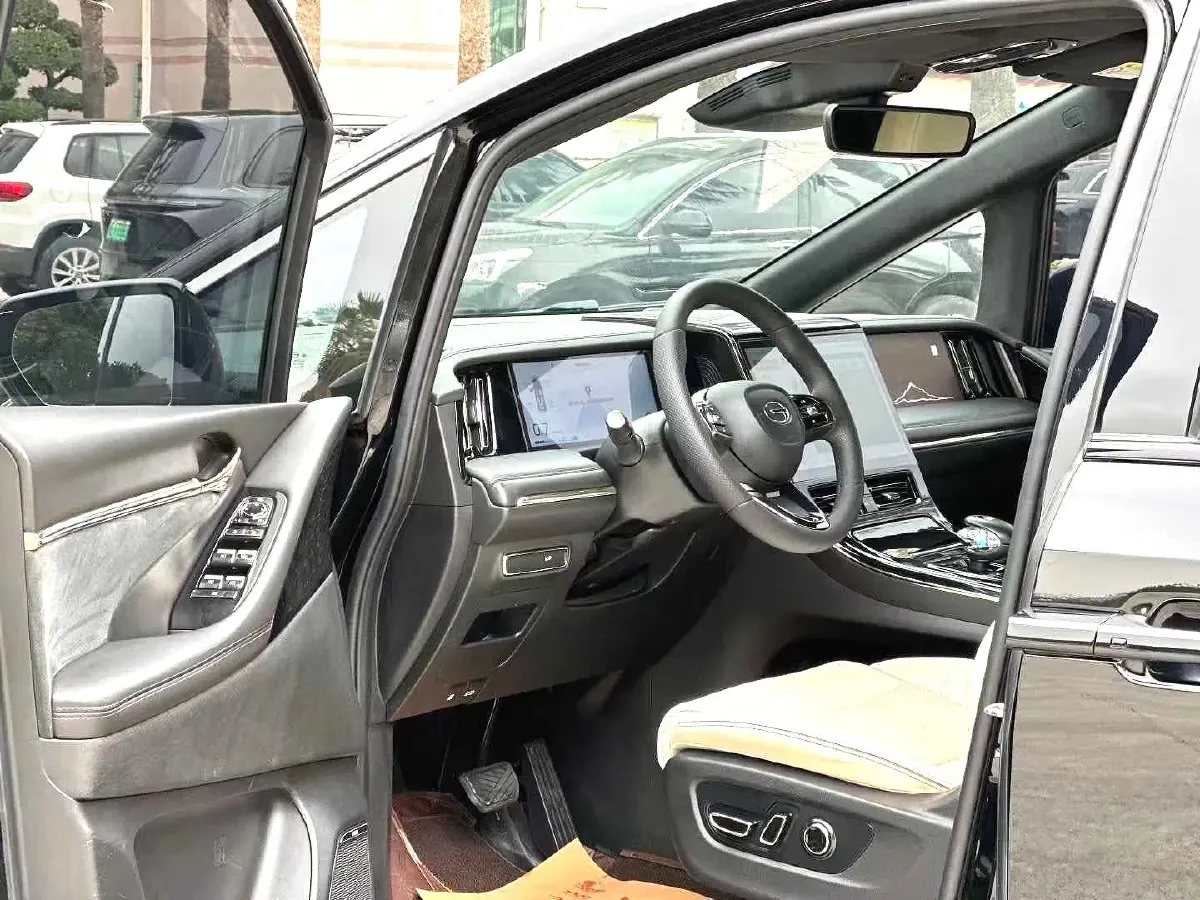 2023 GAC Trumpchi M8 2.0T 252HP L4 8AT,autocango,china used car exporter,china ev exporter,chinese used car exporter,chinese used ev exporter