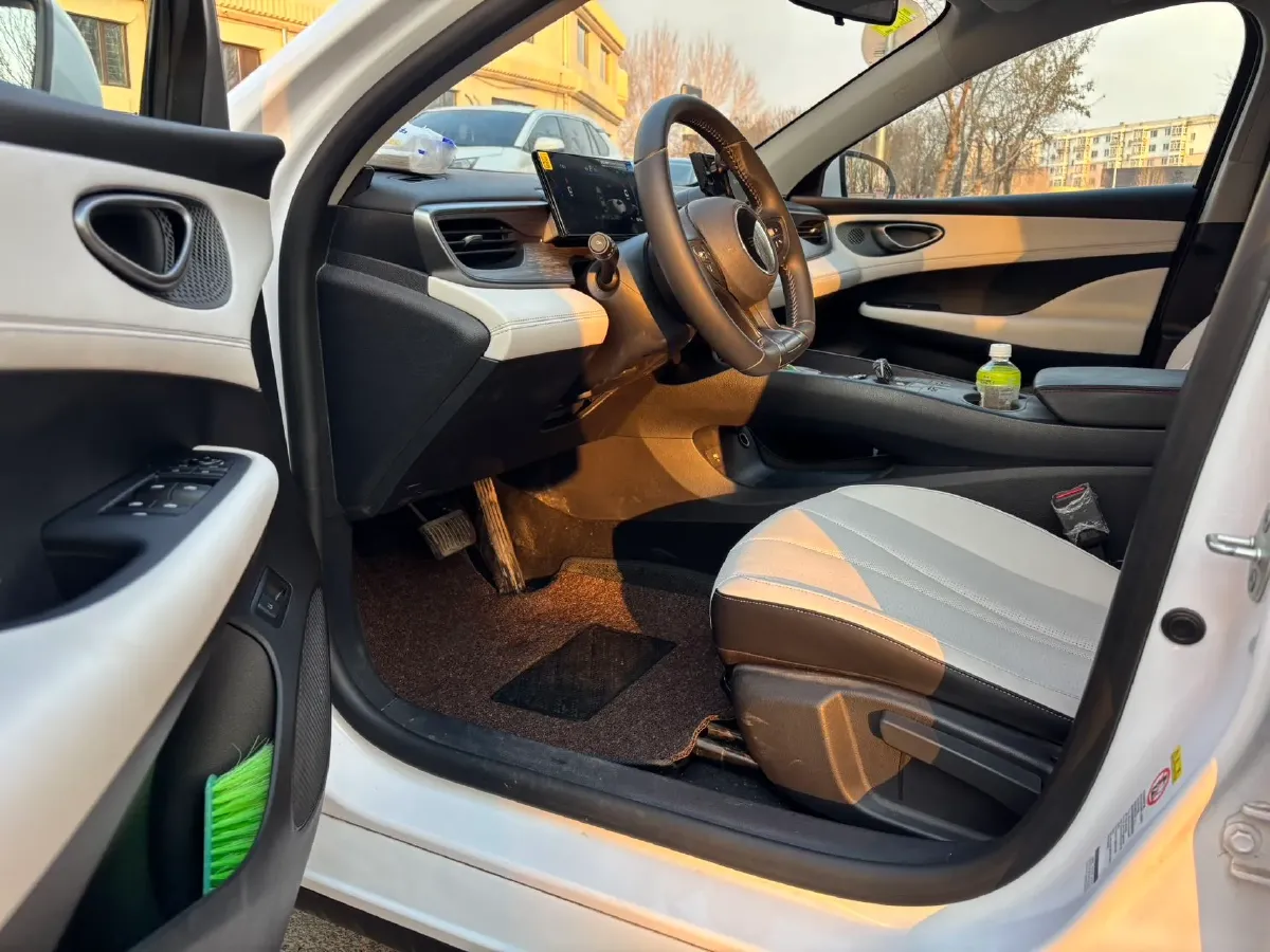 2025 BYD Seal05 DM-i 1.5L 101HP L4 E-CVT PHEV 7.68KWH,autocango,china used car exporter,china ev exporter,chinese used car exporter,chinese used ev exporter