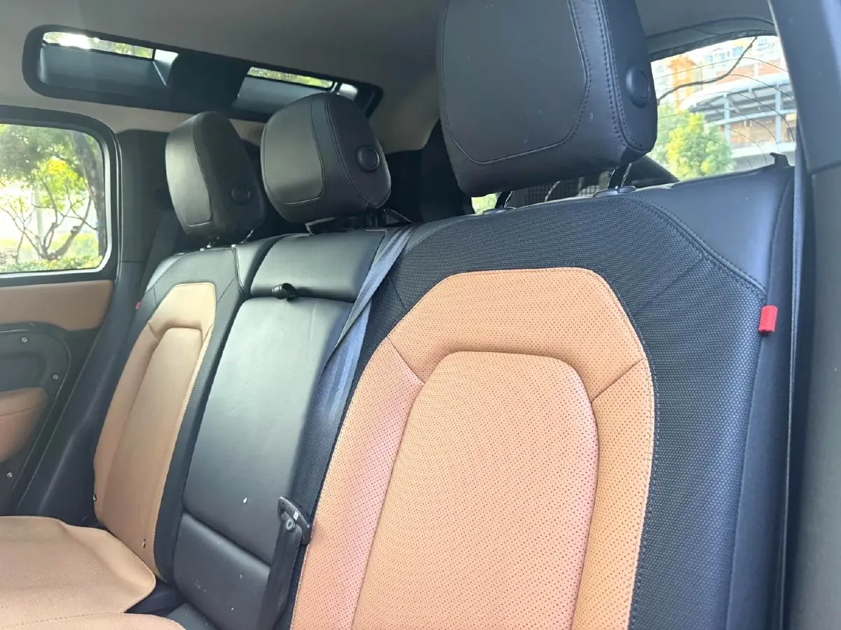 2023 Land Rover Defender 3.0T 400HP L6 8AT,autocango,china used car exporter,china ev exporter,chinese used car exporter,chinese used ev exporter