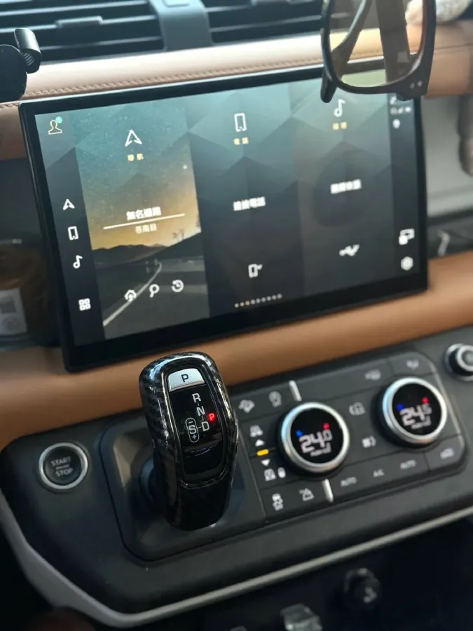 2023 Land Rover Defender 3.0T 400HP L6 8AT,autocango,china used car exporter,china ev exporter,chinese used car exporter,chinese used ev exporter