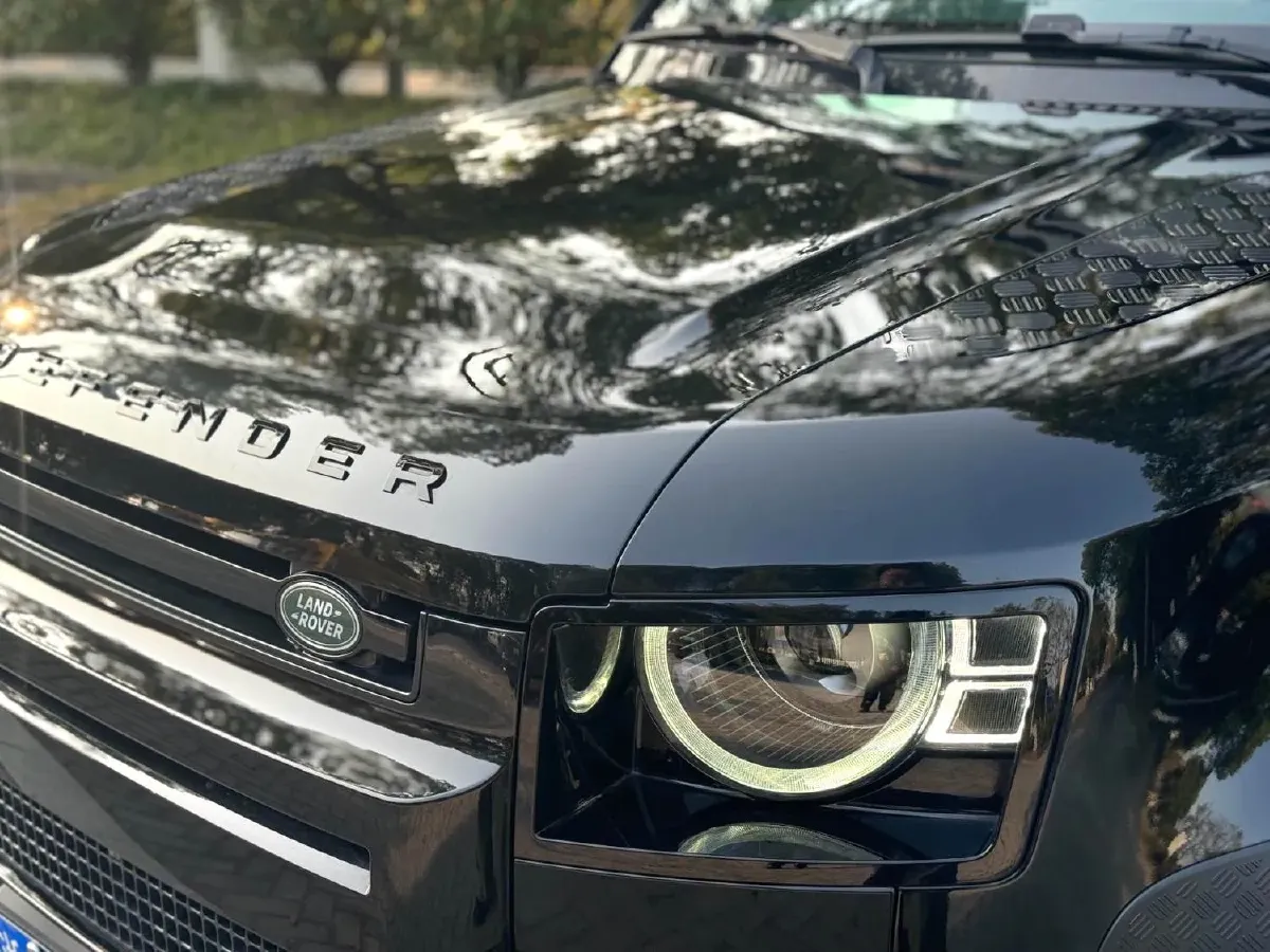 2023 Land Rover Defender 3.0T 400HP L6 8AT,autocango,china used car exporter,china ev exporter,chinese used car exporter,chinese used ev exporter