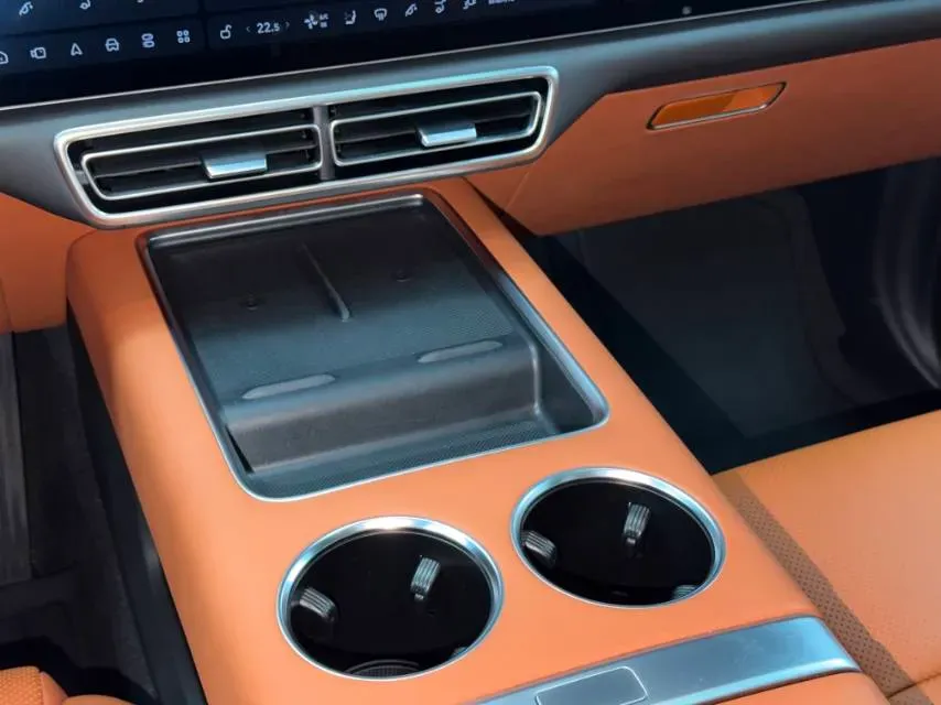 2023 Li L8 Range Extended 154HP REEV 40.9KWH,autocango,china used car exporter,china ev exporter,chinese used car exporter,chinese used ev exporter