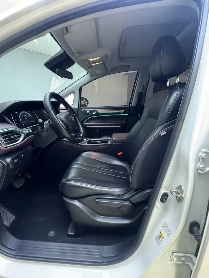 2021 GAC Trumpchi M6 1.5T 169HP L4 7DCT,autocango,china used car exporter,china ev exporter,chinese used car exporter,chinese used ev exporter