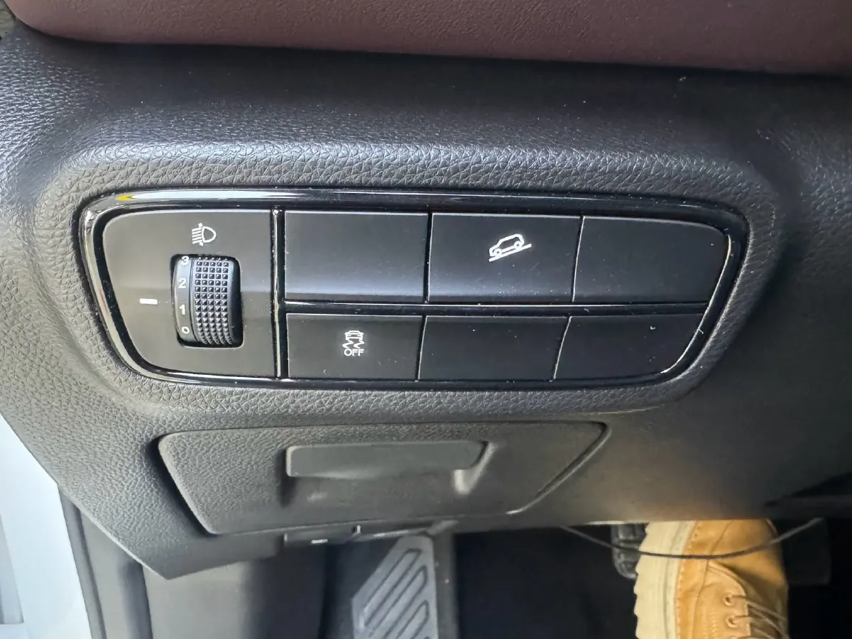 2021 GAC Trumpchi M6 1.5T 169HP L4 7DCT,autocango,china used car exporter,china ev exporter,chinese used car exporter,chinese used ev exporter