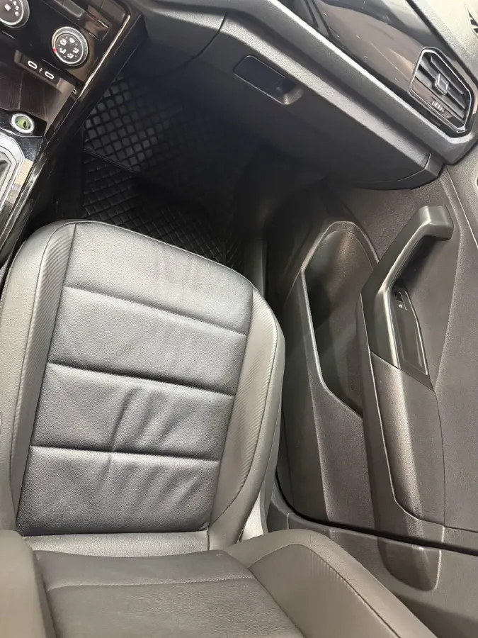 2022 Volkswagen T-Roc 1.4T 150HP L4 7DCT,autocango,china used car exporter,china ev exporter,chinese used car exporter,chinese used ev exporter