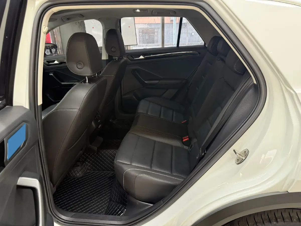 2022 Volkswagen T-Roc 1.4T 150HP L4 7DCT,autocango,china used car exporter,china ev exporter,chinese used car exporter,chinese used ev exporter