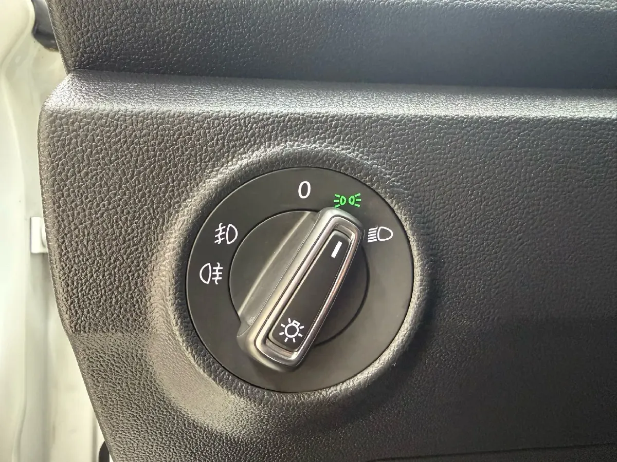 2022 Volkswagen T-Roc 1.4T 150HP L4 7DCT,autocango,china used car exporter,china ev exporter,chinese used car exporter,chinese used ev exporter