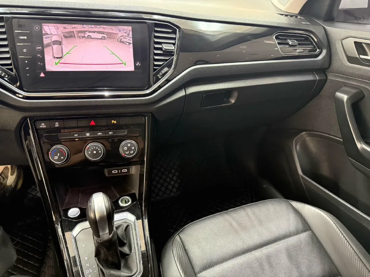 2022 Volkswagen T-Roc 1.4T 150HP L4 7DCT,autocango,china used car exporter,china ev exporter,chinese used car exporter,chinese used ev exporter