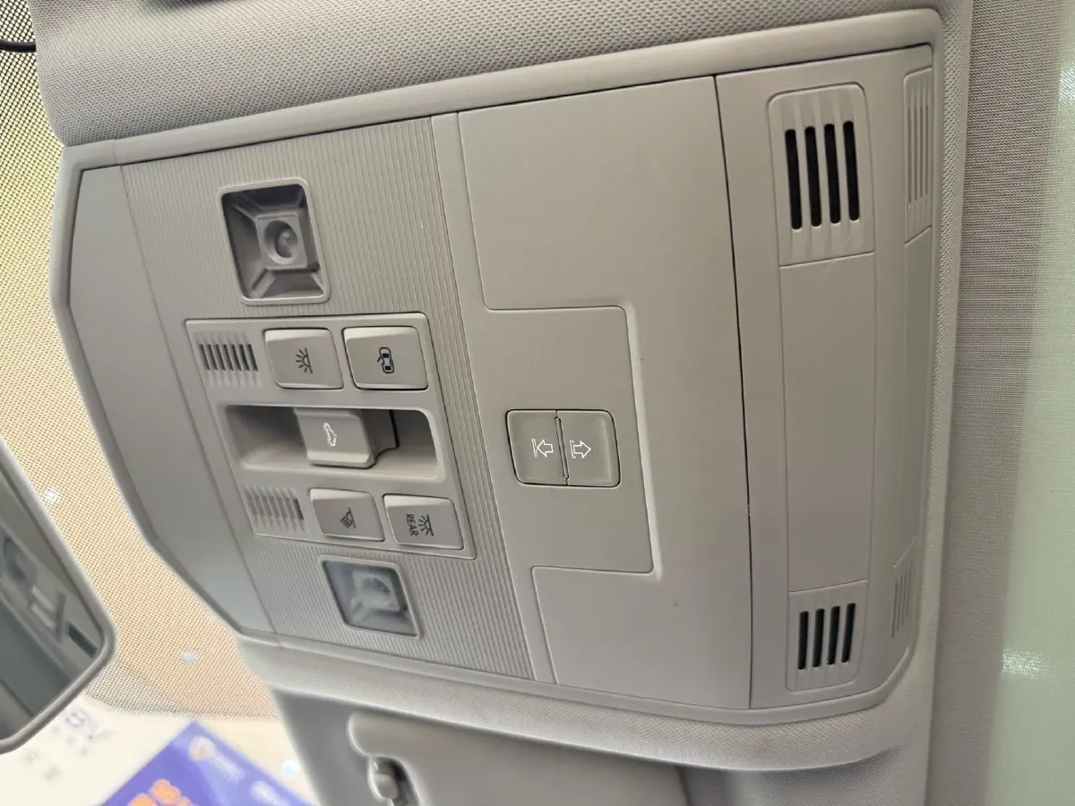 2022 Volkswagen T-Roc 1.4T 150HP L4 7DCT,autocango,china used car exporter,china ev exporter,chinese used car exporter,chinese used ev exporter