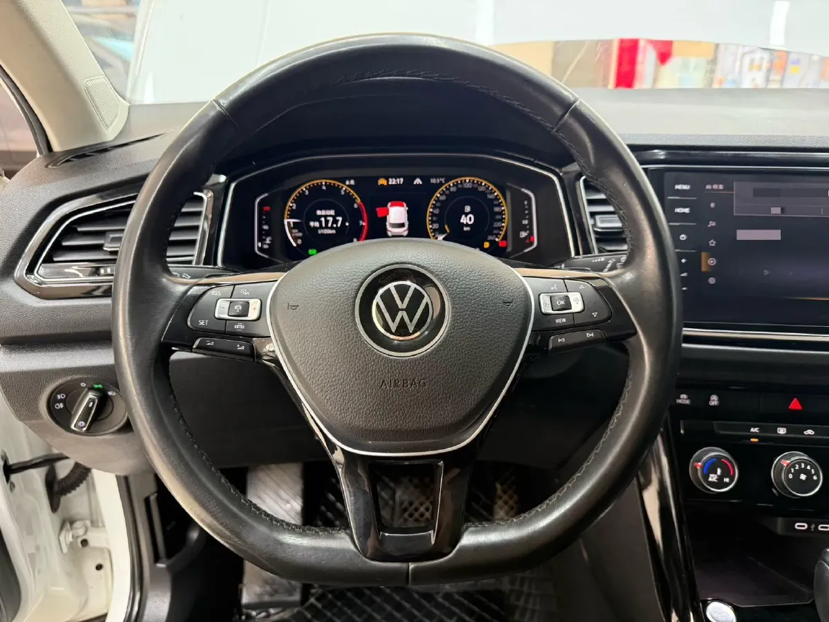 2022 Volkswagen T-Roc 1.4T 150HP L4 7DCT,autocango,china used car exporter,china ev exporter,chinese used car exporter,chinese used ev exporter