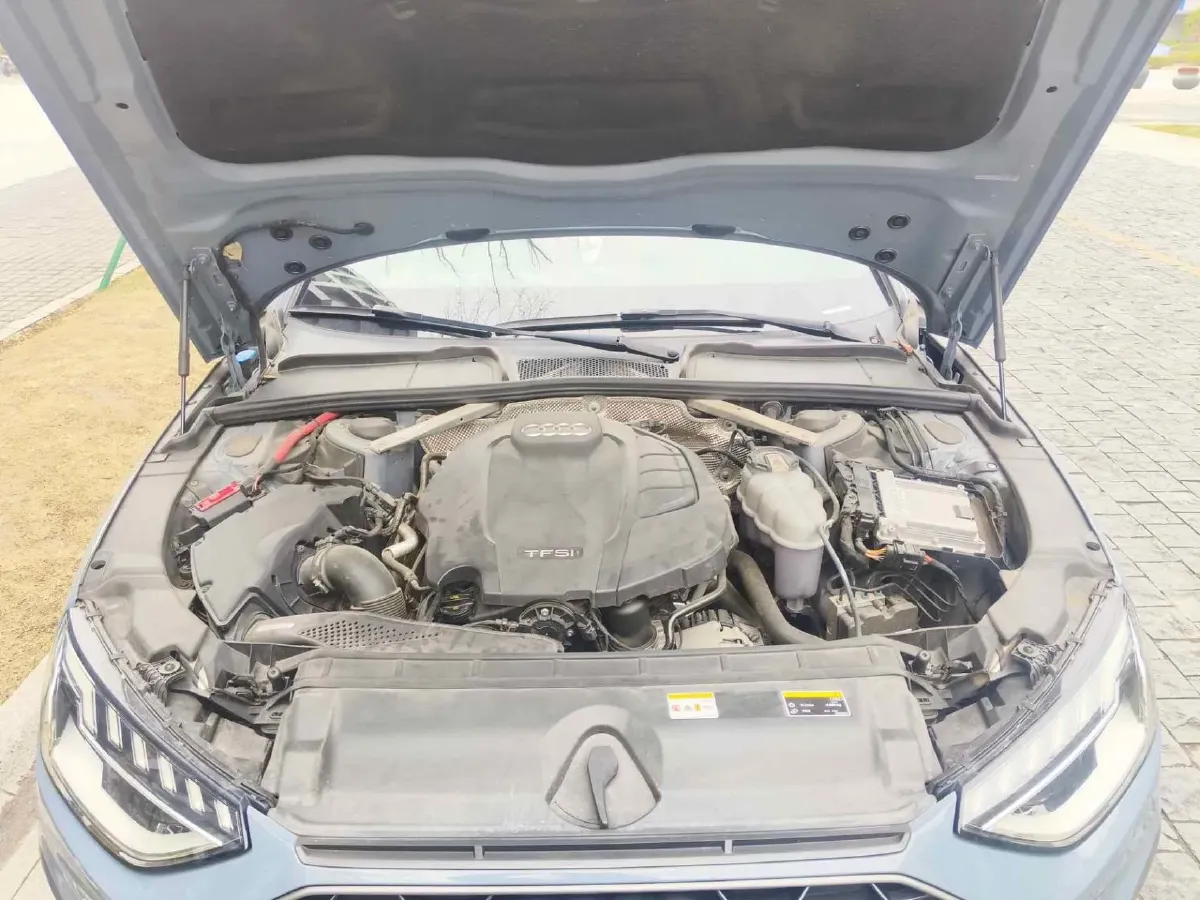 2022 Audi A4L 2.0T 190HP L4 7DCT,autocango,china used car exporter,china ev exporter,chinese used car exporter,chinese used ev exporter